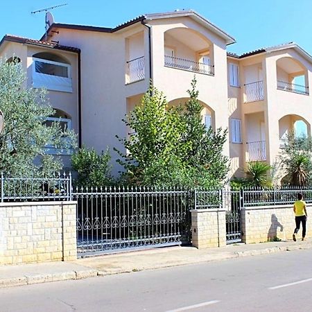 House Laura 200M From The Beach And The Center Apartman Poreč Kültér fotó