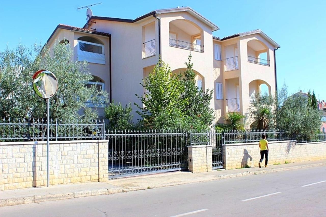 House Laura 200M From The Beach And The Center Apartman Poreč Kültér fotó